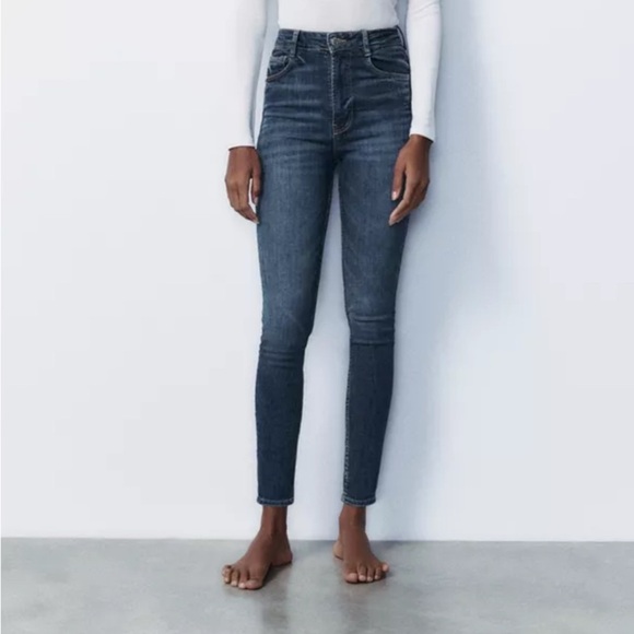 Zara Dark Wash‎ Light Distressing Straight Leg High Rise Stretch Women’s 10 EUC - Picture 1 of 11